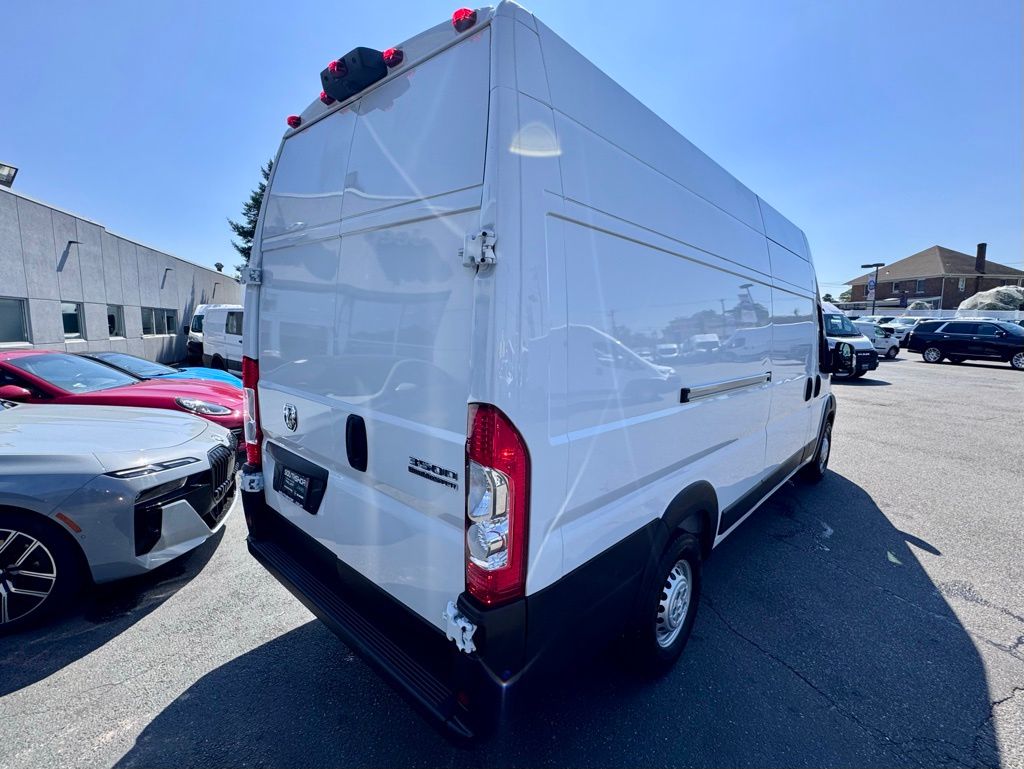 Used 2025 Ram ProMaster 3500 - photo 2