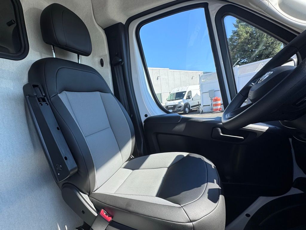 Used 2025 Ram ProMaster 3500 - photo 25