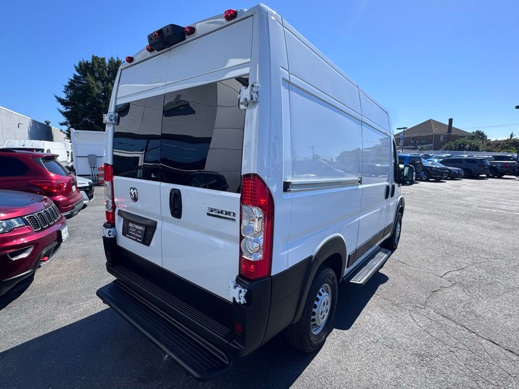 Used 2025 Ram ProMaster 3500 - photo 2