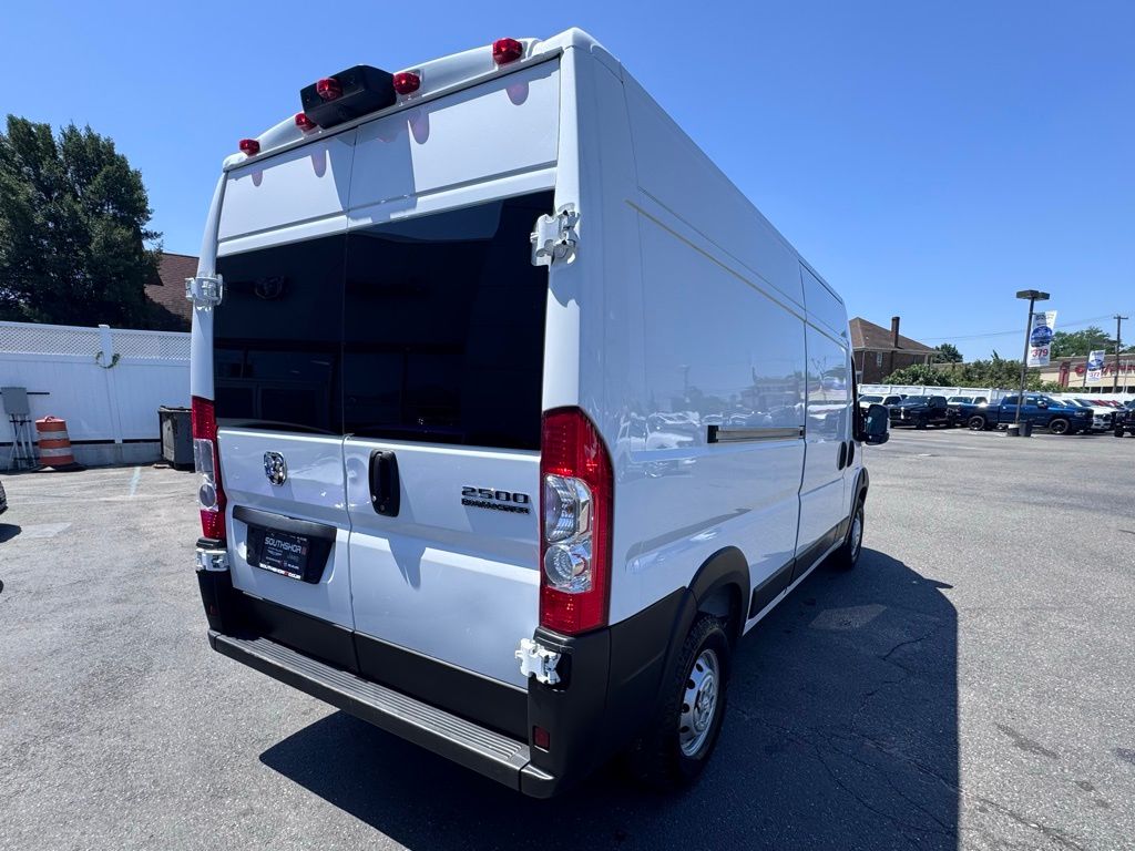 Used 2025 Ram ProMaster 2500 - photo 2