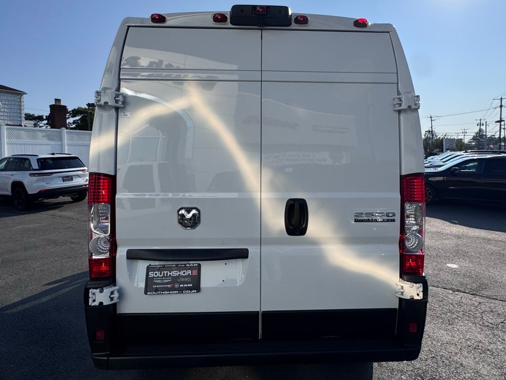 Used 2025 Ram ProMaster 2500 - photo 9