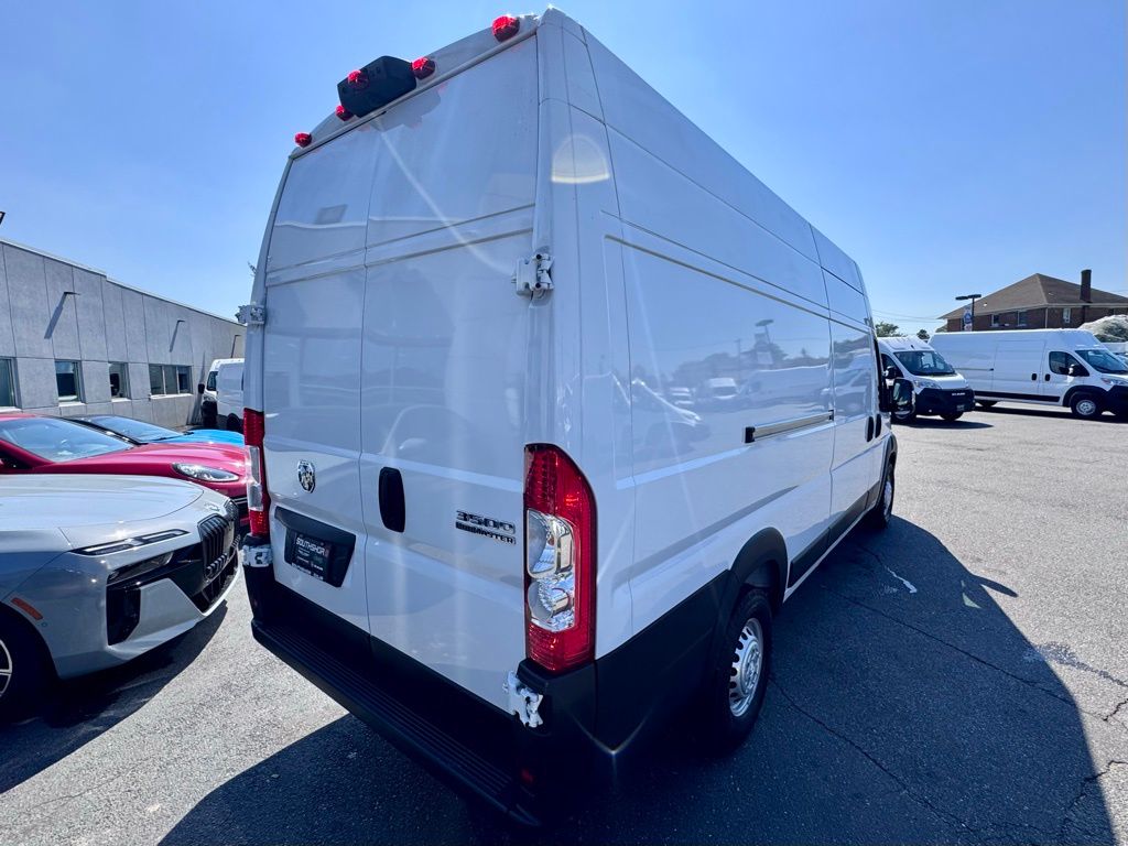Used 2025 Ram ProMaster 3500 - photo 2