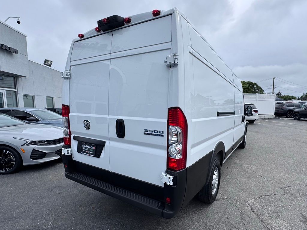 Used 2025 Ram ProMaster 3500 - photo 2
