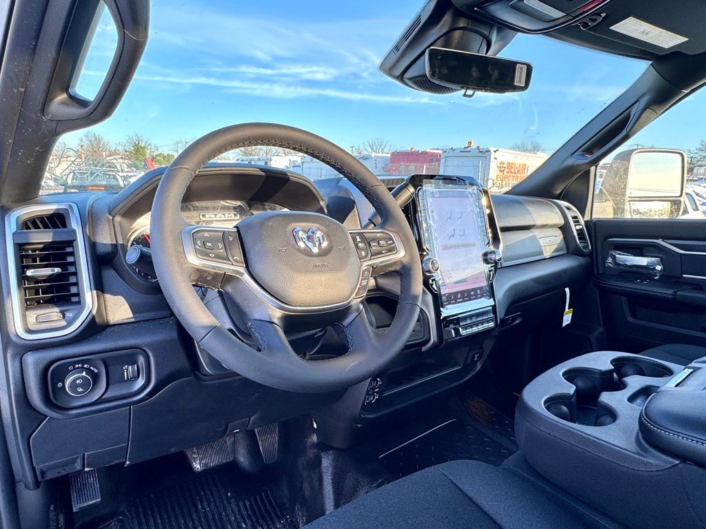 Used 2025 Ram 5500 - photo 19