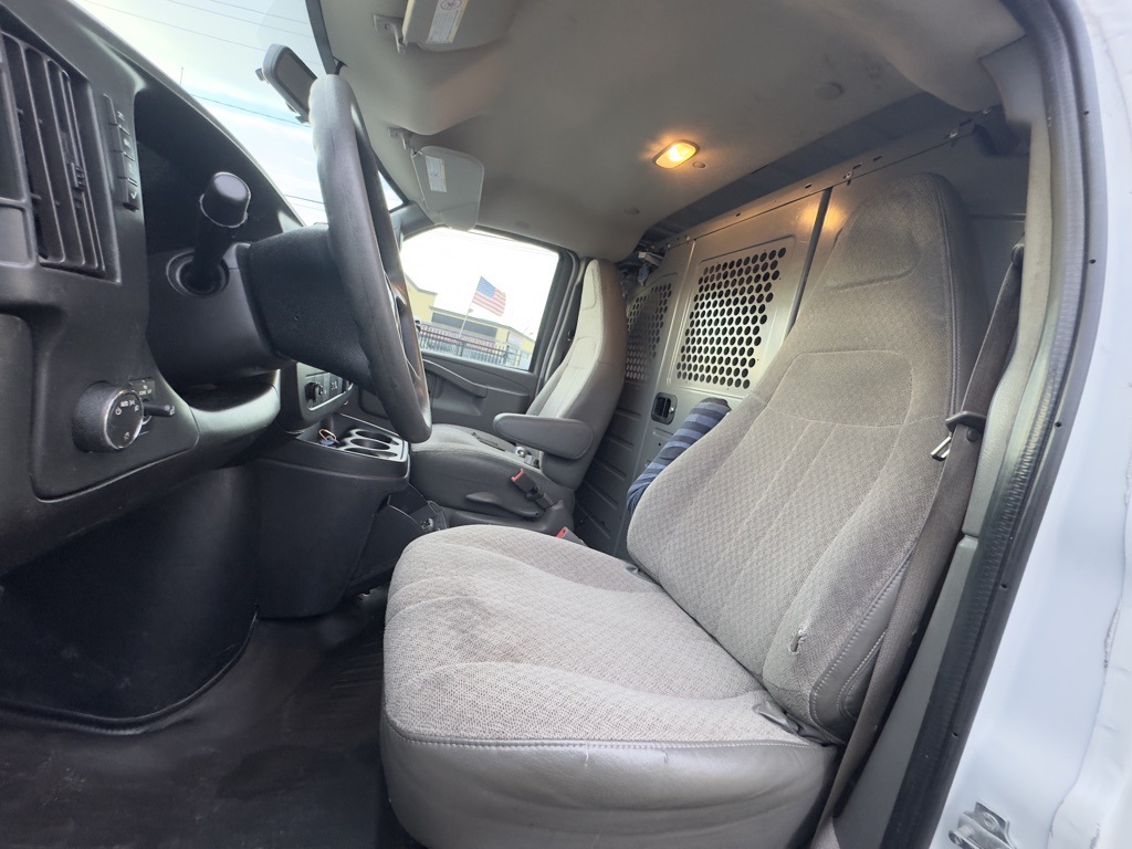 Used 2019 Chevrolet Express 2500 - photo 18