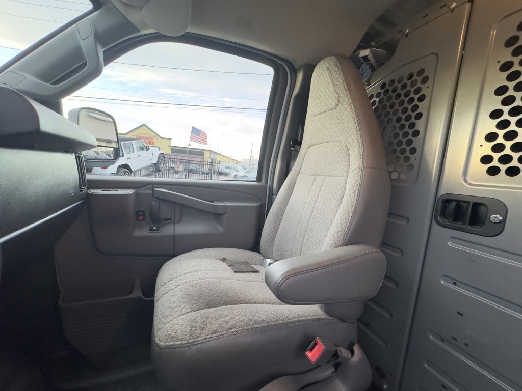 Used 2019 Chevrolet Express 2500 - photo 19