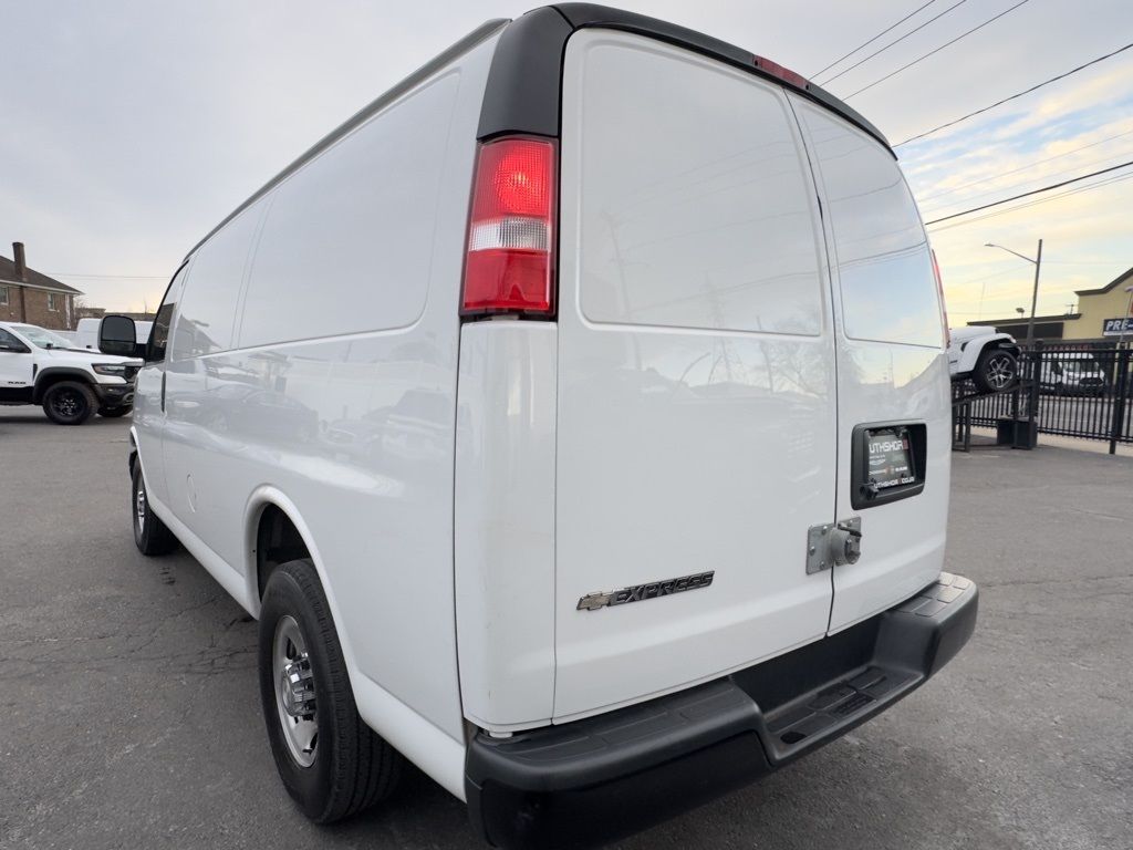 Used 2019 Chevrolet Express 2500 - photo 9