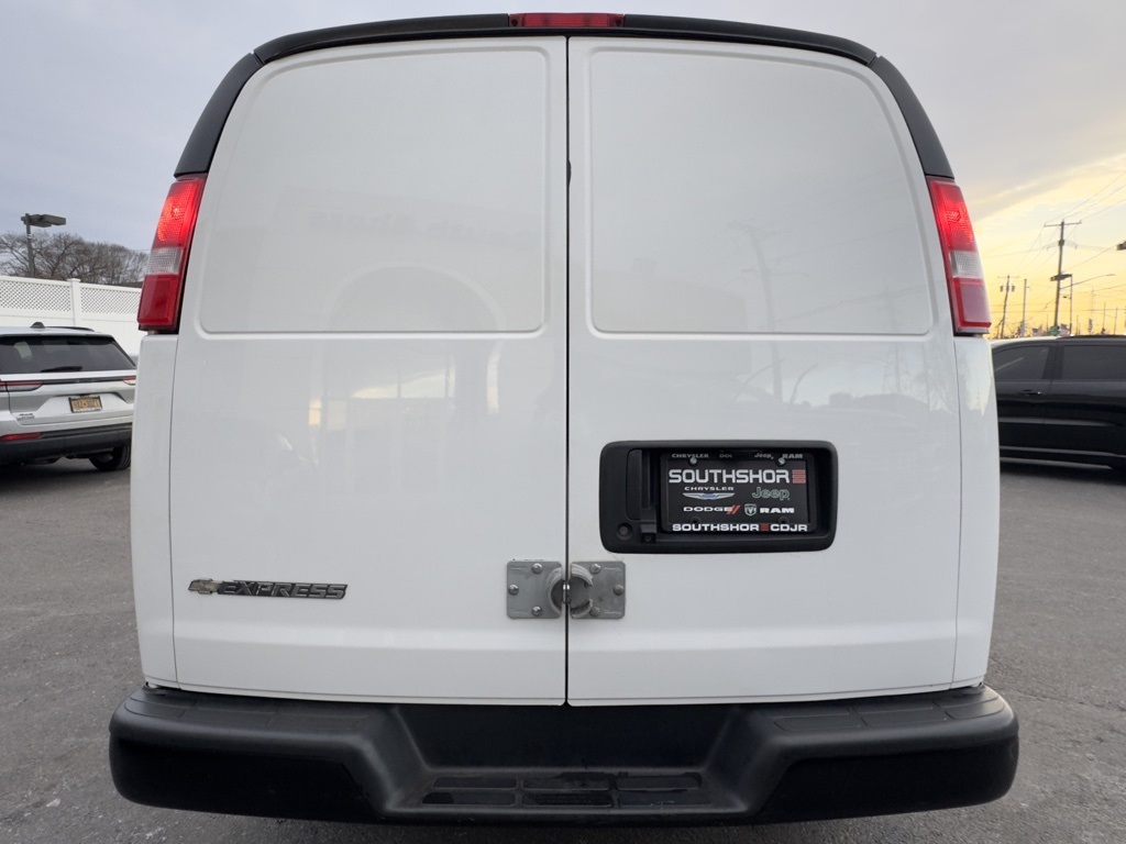Used 2019 Chevrolet Express 2500 - photo 10