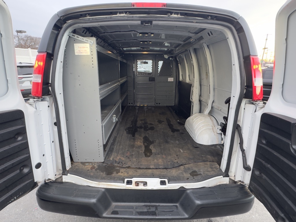 Used 2019 Chevrolet Express 2500 - photo 2