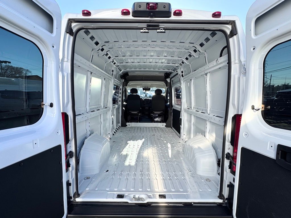 Used 2025 Ram ProMaster 2500 - photo 9