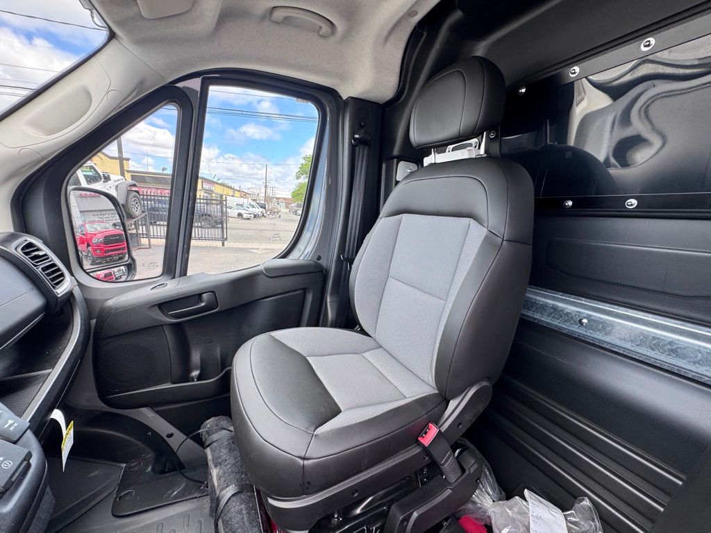 Used 2025 Ram ProMaster 2500 - photo 21