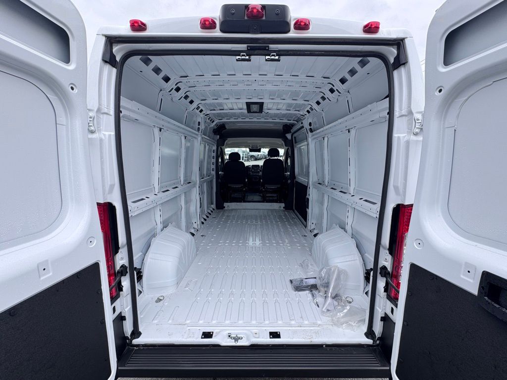 Used 2025 Ram ProMaster 3500 - photo 9