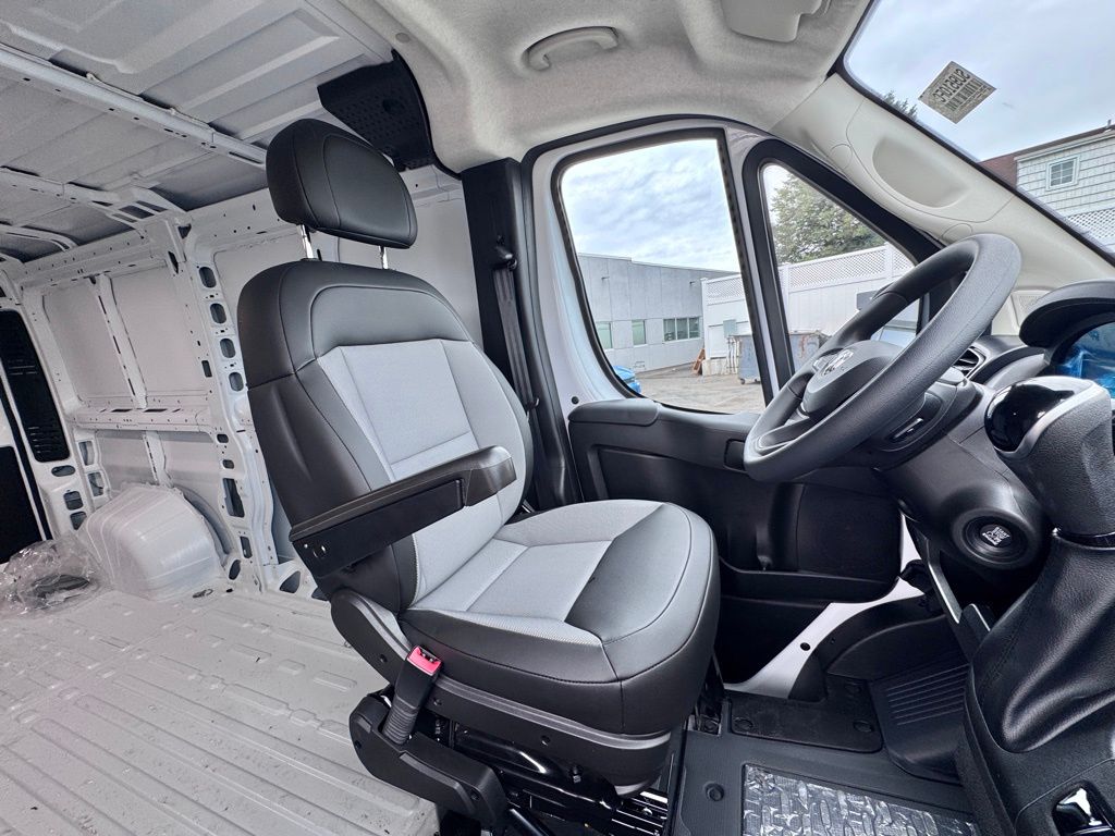 Used 2025 Ram ProMaster 2500 - photo 23