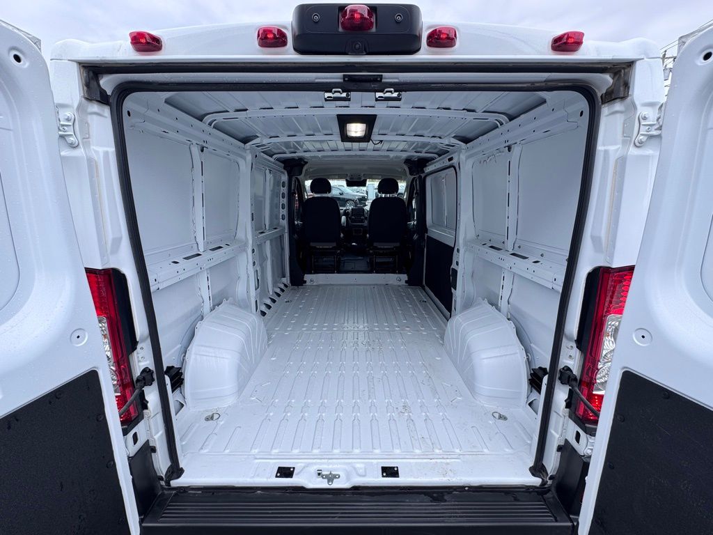 Used 2025 Ram ProMaster 2500 - photo 9