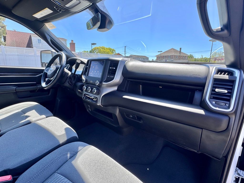 Used 2024 Ram 3500 - photo 17