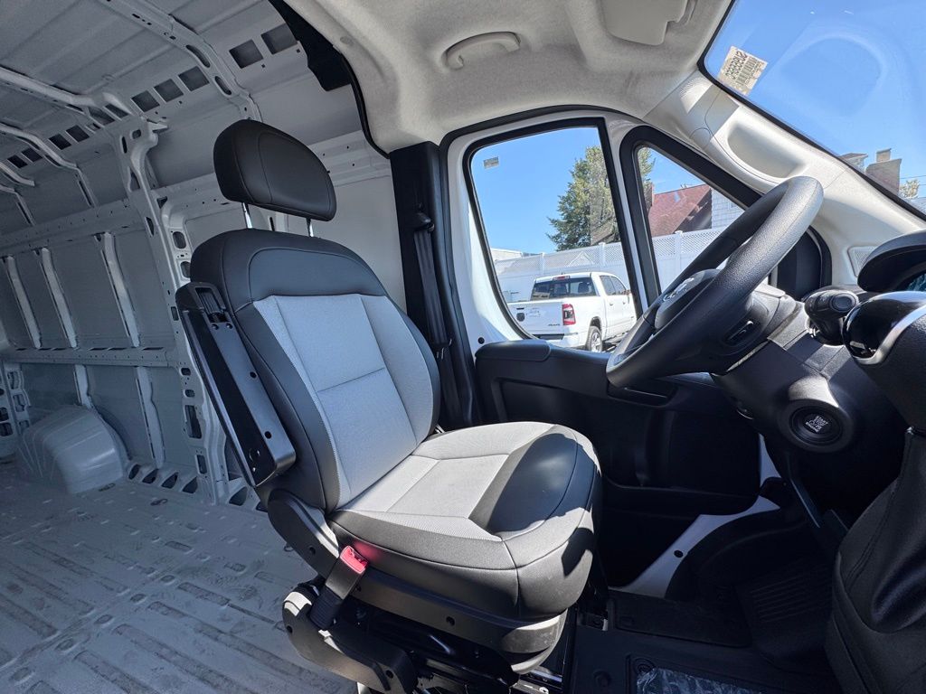 Used 2025 Ram ProMaster 3500 - photo 25