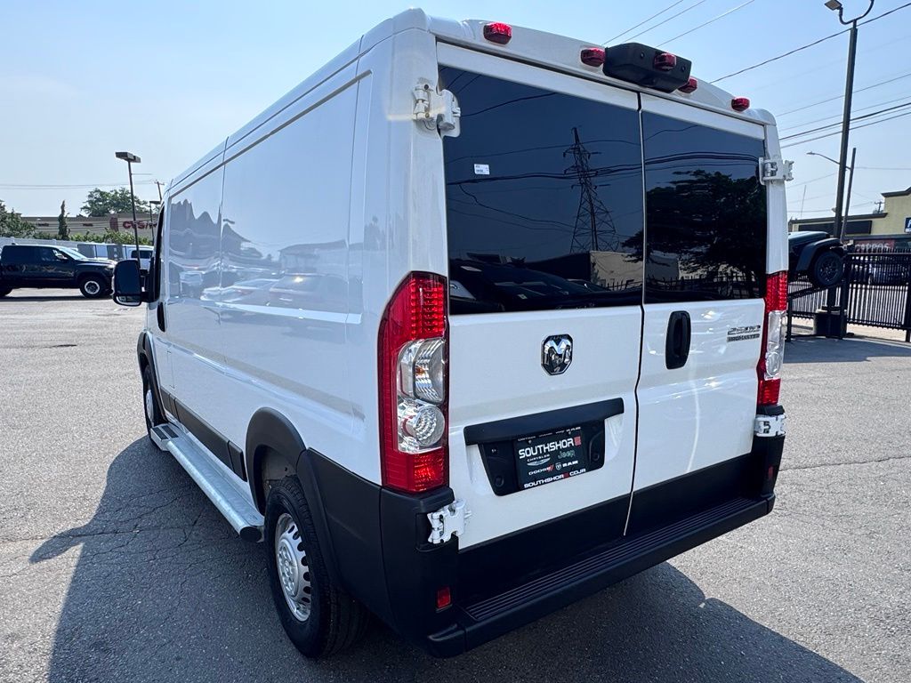 Used 2025 Ram ProMaster 2500 - photo 2