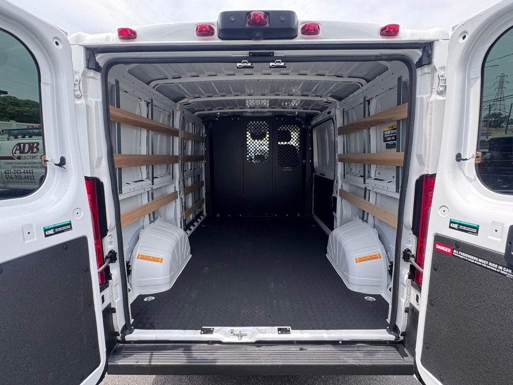 Used 2025 Ram ProMaster 2500 - photo 2