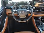 Used 2022 Toyota Highlander Platinum for sale #53019ZA - photo 5