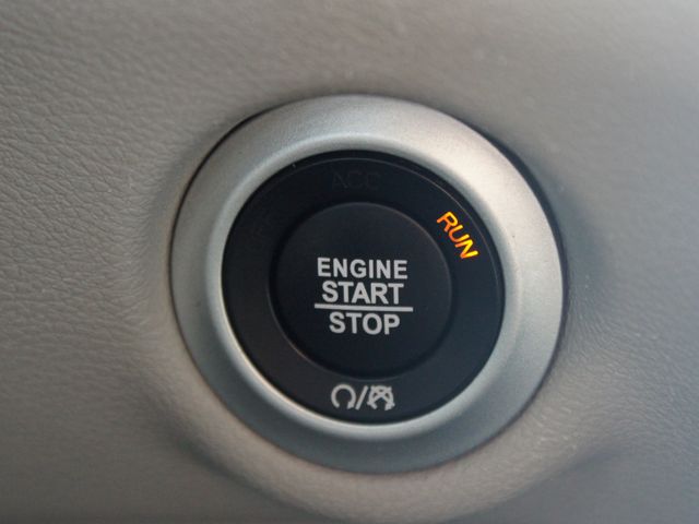 Used 2023 Chrysler Pacifica - photo 10