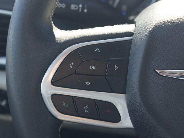 Used 2023 Chrysler Pacifica - photo 11
