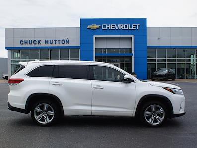 Used 2018 Toyota Highlander - photo 1