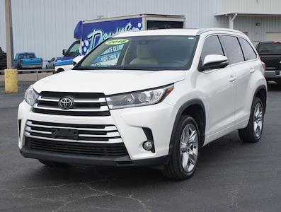 Used 2018 Toyota Highlander - photo 1