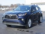 2021 Toyota Highlander AWD SUV for sale #S198214A - photo 2