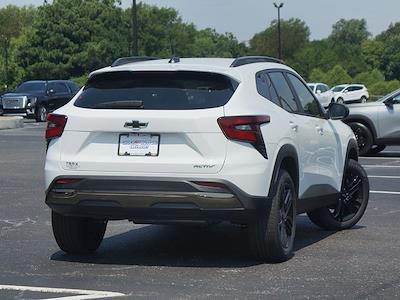 2025 Chevrolet Trax FWD SUV for sale #SC277016 - photo 2