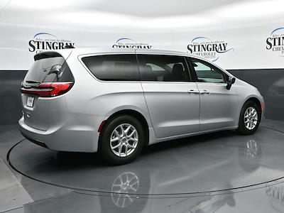2024 Chrysler Pacifica FWD Minivan for sale #RR145998 - photo 2
