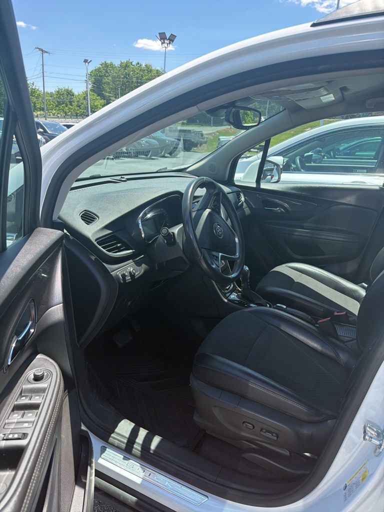 Used 2022 Buick Encore - photo 10