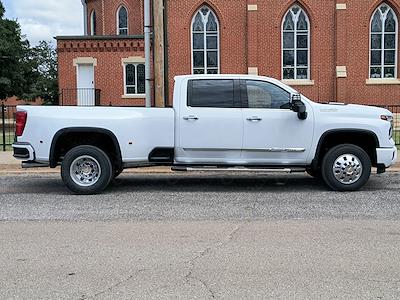 New 2025 Chevrolet Silverado 3500 High Country Crew Cab 4WD Pickup for sale #29009 - photo 1