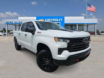New 2025 Chevrolet Silverado 1500 LT Crew Cab 4WD Pickup for sale #SG267231 - photo 1