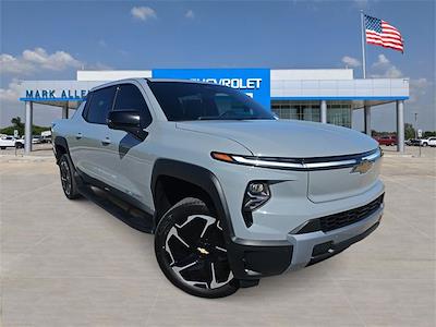 New 2026 Chevrolet Silverado EV LT Crew Cab 4WD Pickup for sale #TU402395 - photo 1