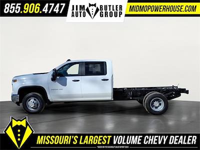 New 2026 Chevrolet Silverado 3500 Crew Cab Cab Chassis for sale #143571 - photo 2