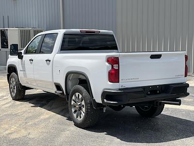 New 2025 Chevrolet Silverado 2500 Custom Crew Cab 4WD Pickup for sale #190130 - photo 2