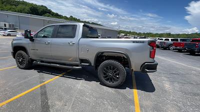 New 2025 Chevrolet Silverado 3500 LT Crew Cab 4WD Pickup for sale #332012 - photo 2