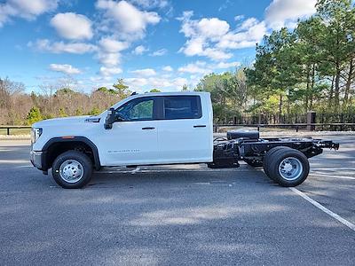 New 2025 GMC Sierra 3500 Pro Crew Cab 4WD Cab Chassis for sale #SF199136 - photo 2