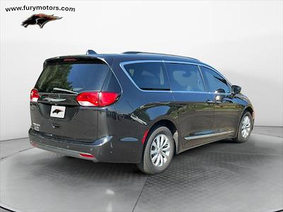 2017 Chrysler Pacifica FWD Minivan for sale #Z14377C - photo 2