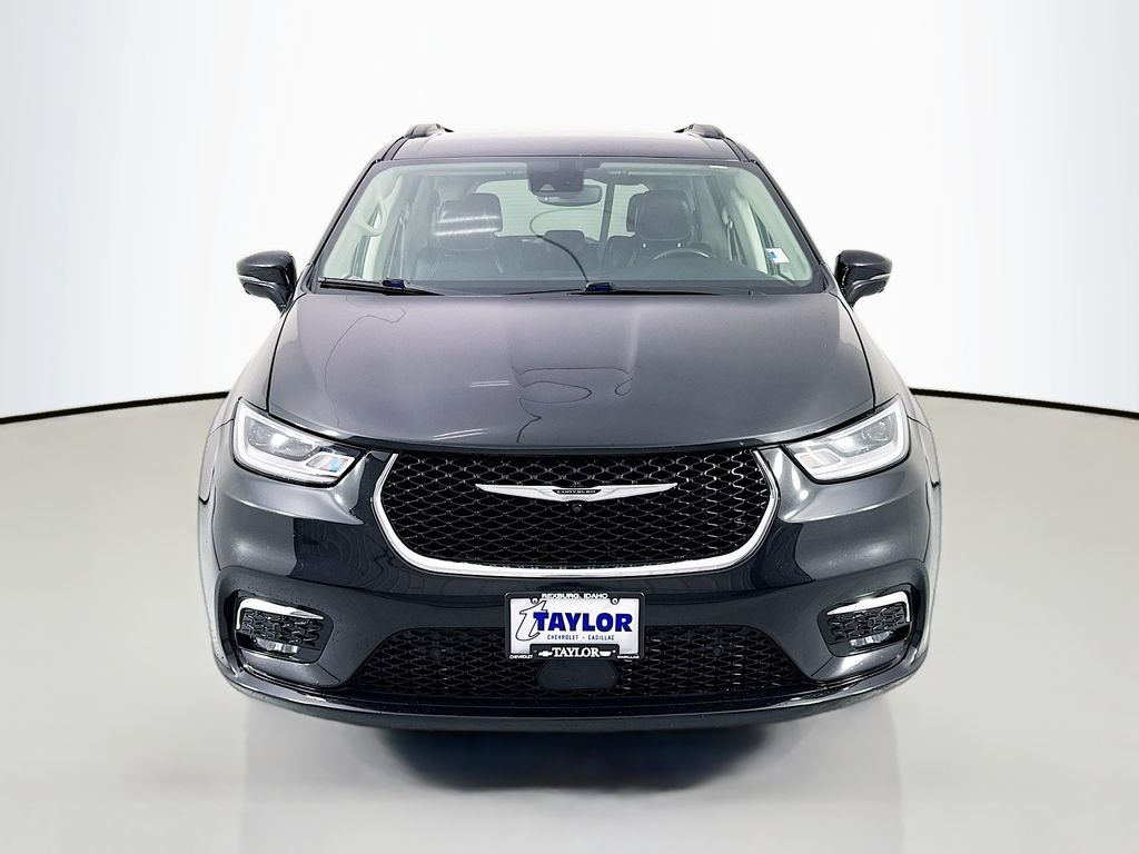 Used 2022 Chrysler Pacifica - photo 2