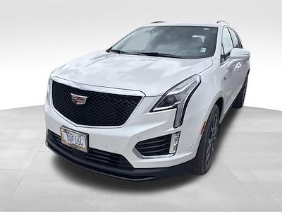 Used 2022 Cadillac XT5 - photo 2