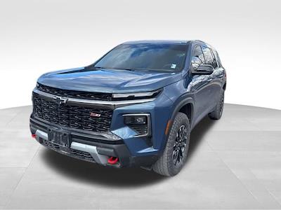 Used 2025 Chevrolet Traverse - photo 1