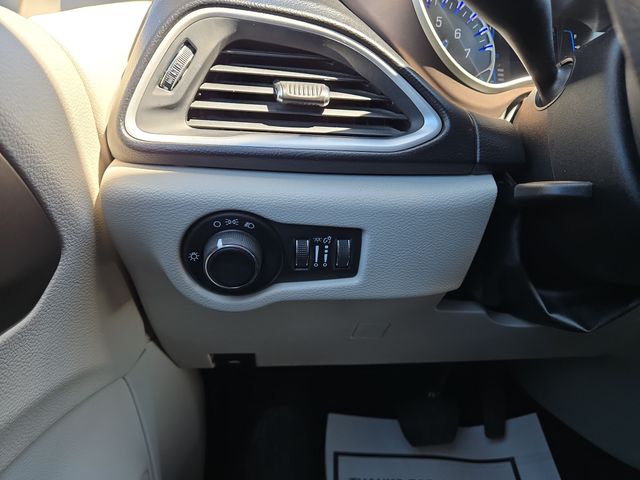 Used 2017 Chrysler Pacifica - photo 6