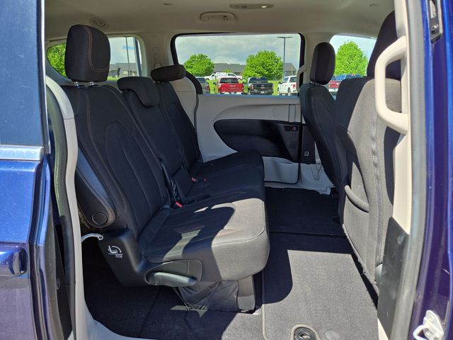 Used 2017 Chrysler Pacifica - photo 18
