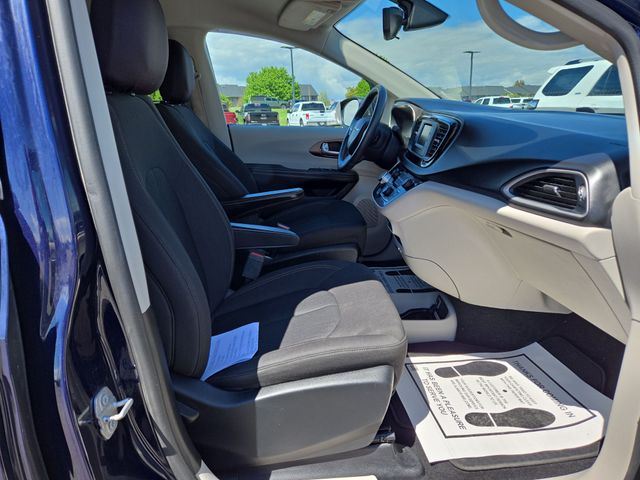 Used 2017 Chrysler Pacifica - photo 19