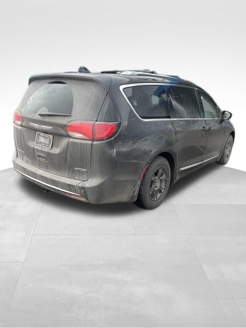 Used 2019 Chrysler Pacifica Limited Minivan - photo 2