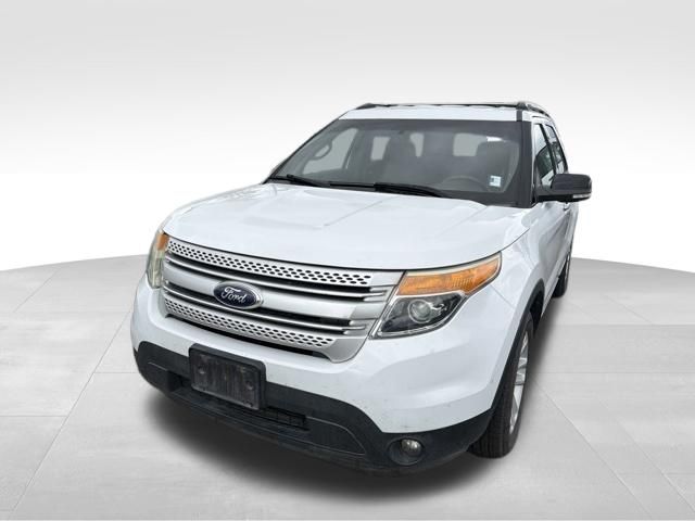 Used 2015 Ford Explorer - photo 2