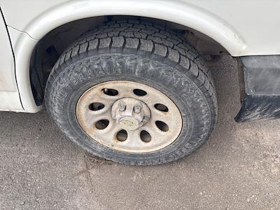 Used 2010 Chevrolet Express 1500 - photo 1