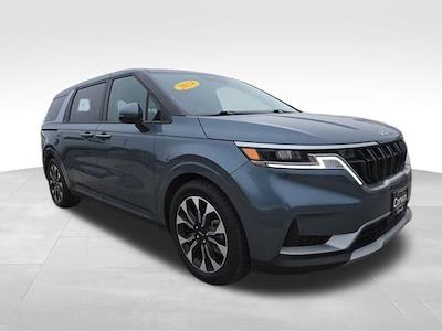 Used 2024 Kia Carnival - photo 1