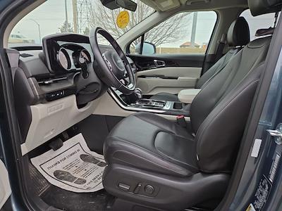 Used 2024 Kia Carnival - photo 1